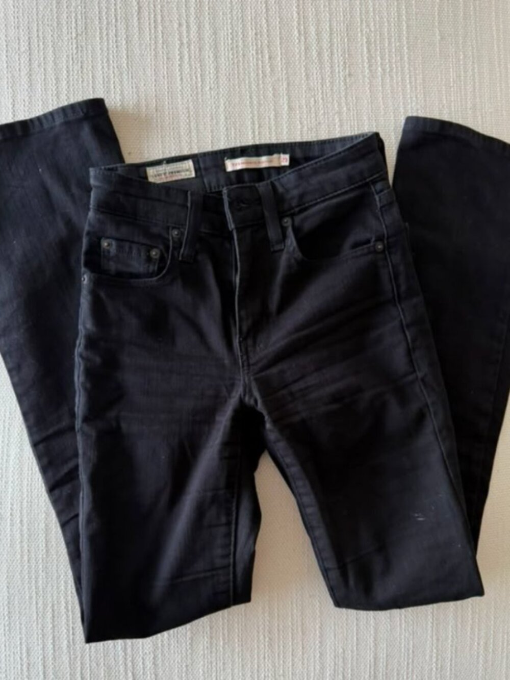 Levi’s 725 High Rise Bootcut Jeans